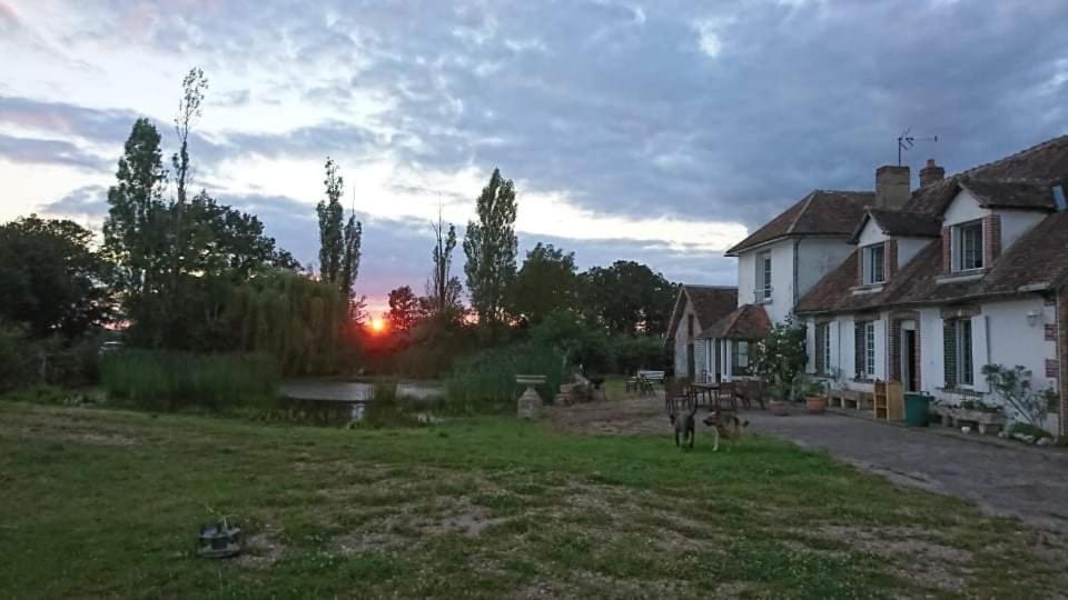 Chambre A La Ferme Saint-Martin-des-Champs  ภายนอก รูปภาพ